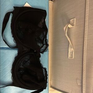 Chantelle Elegant Black Lace Bra - 32E new with tags!